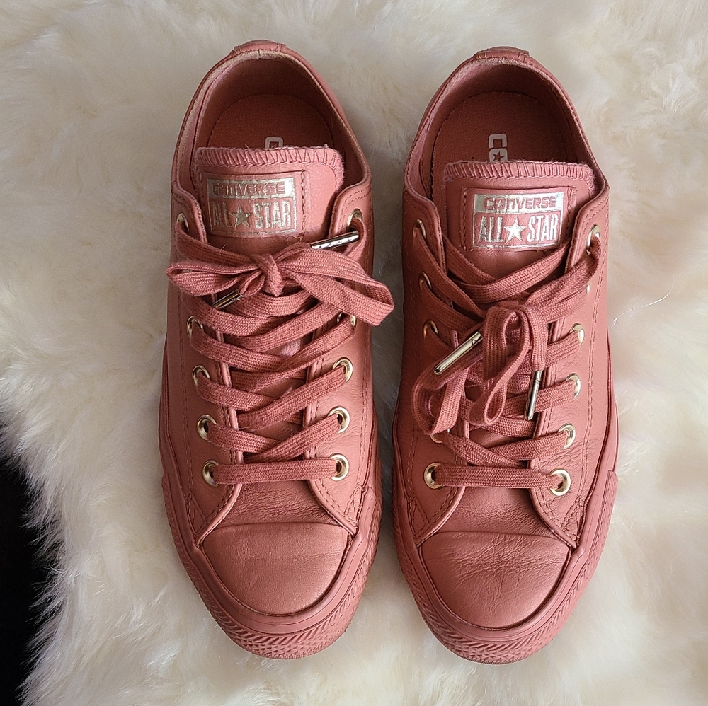 Salmon Converse All Stars. Size 37.5 Only worn once!